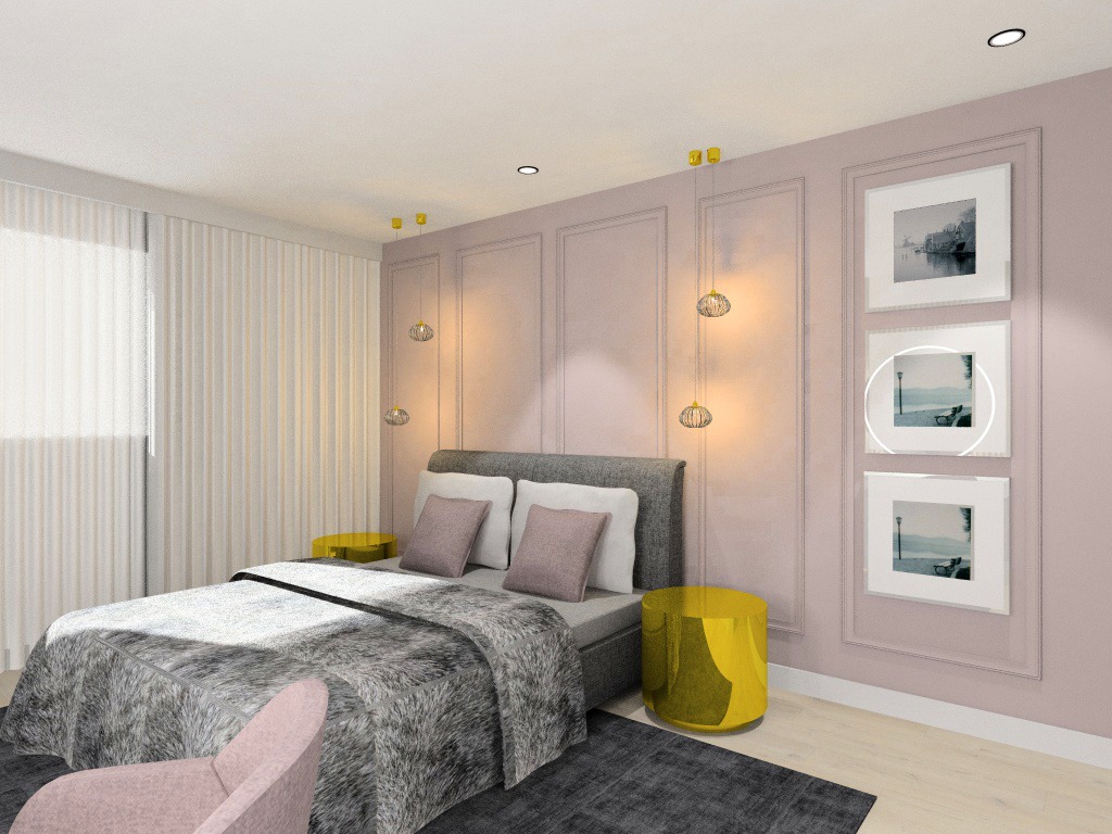 Jasna sypialnia w odcieniach różu i szarości z łóżkiem z szarą ramą i narzutą imitującą futro, okrągłe złote stoliki nocne i galeria trzech obrazów na ścianie.