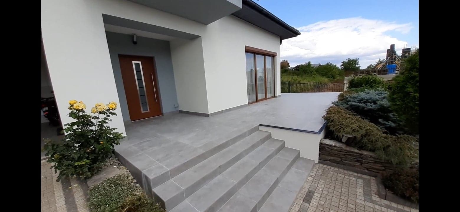 malowanie elewacji + płytki