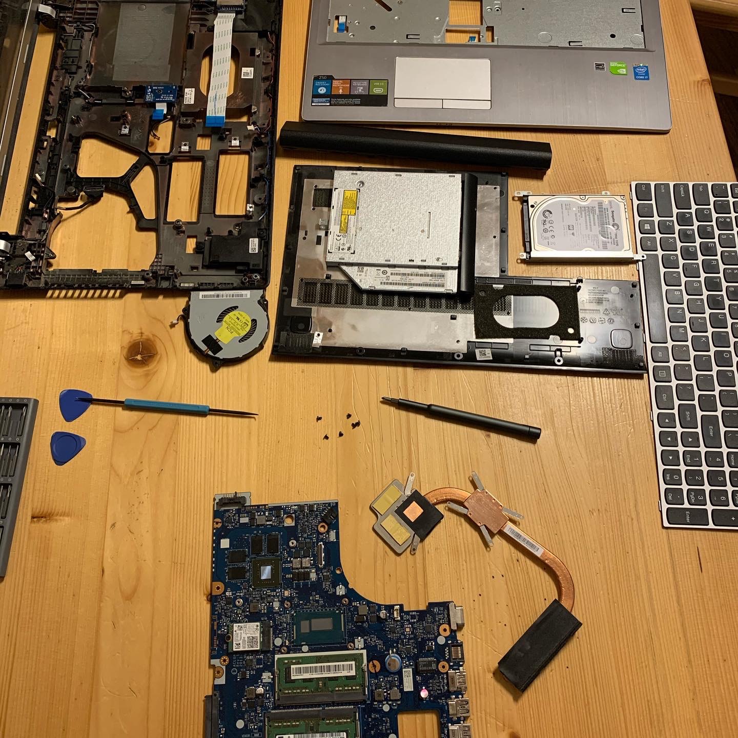 Czyszczenie chłodzenie w domu klienta.