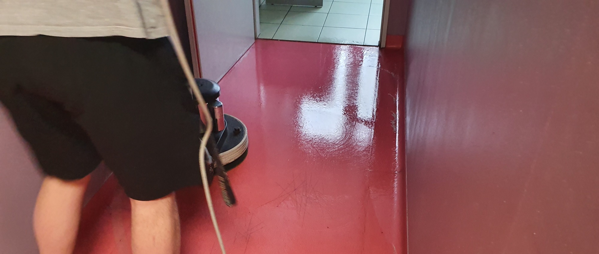 Doczyszczanie oraz polimeryzacja posadzek