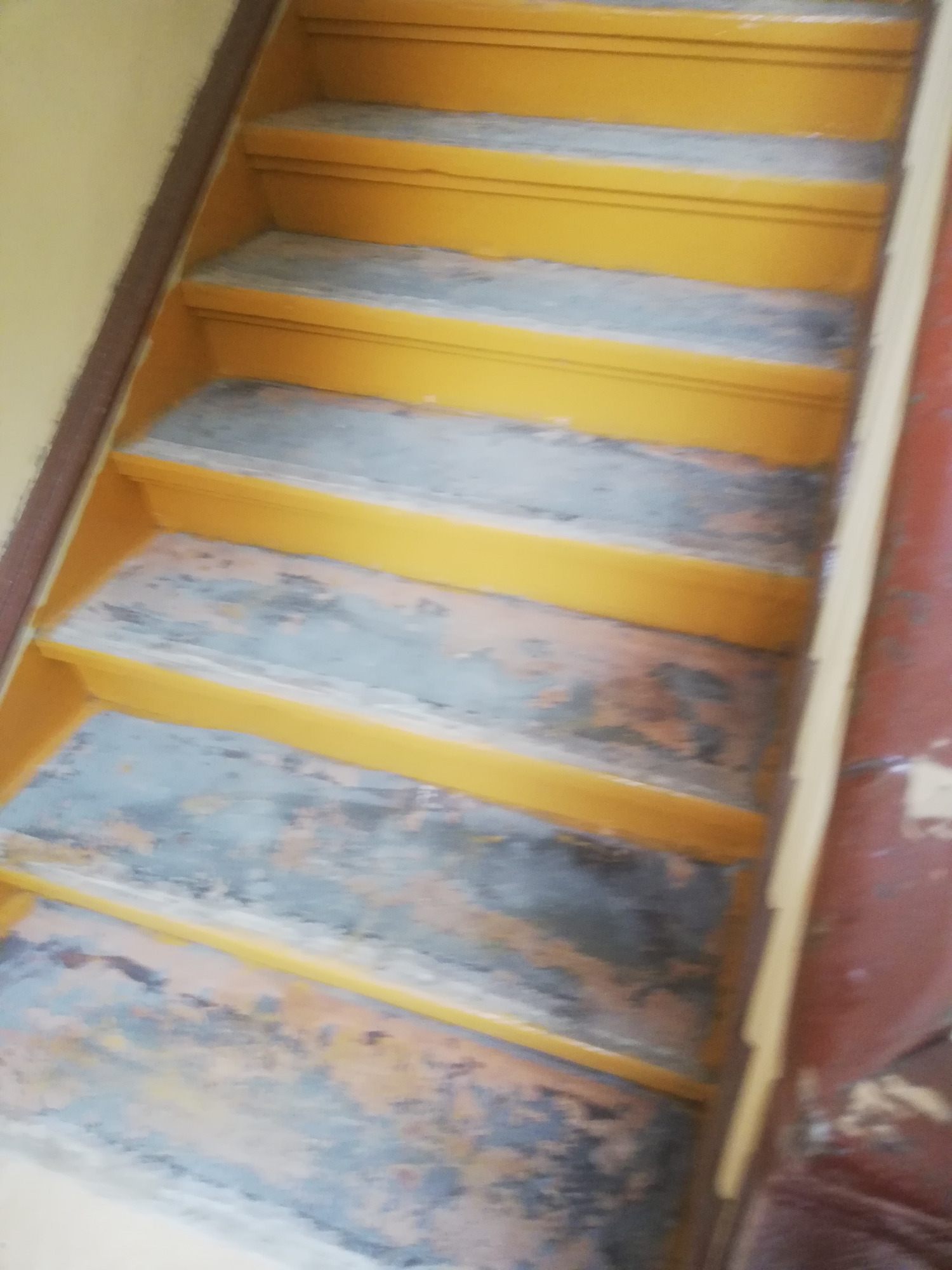 Schody po zdjęciu starego PCV