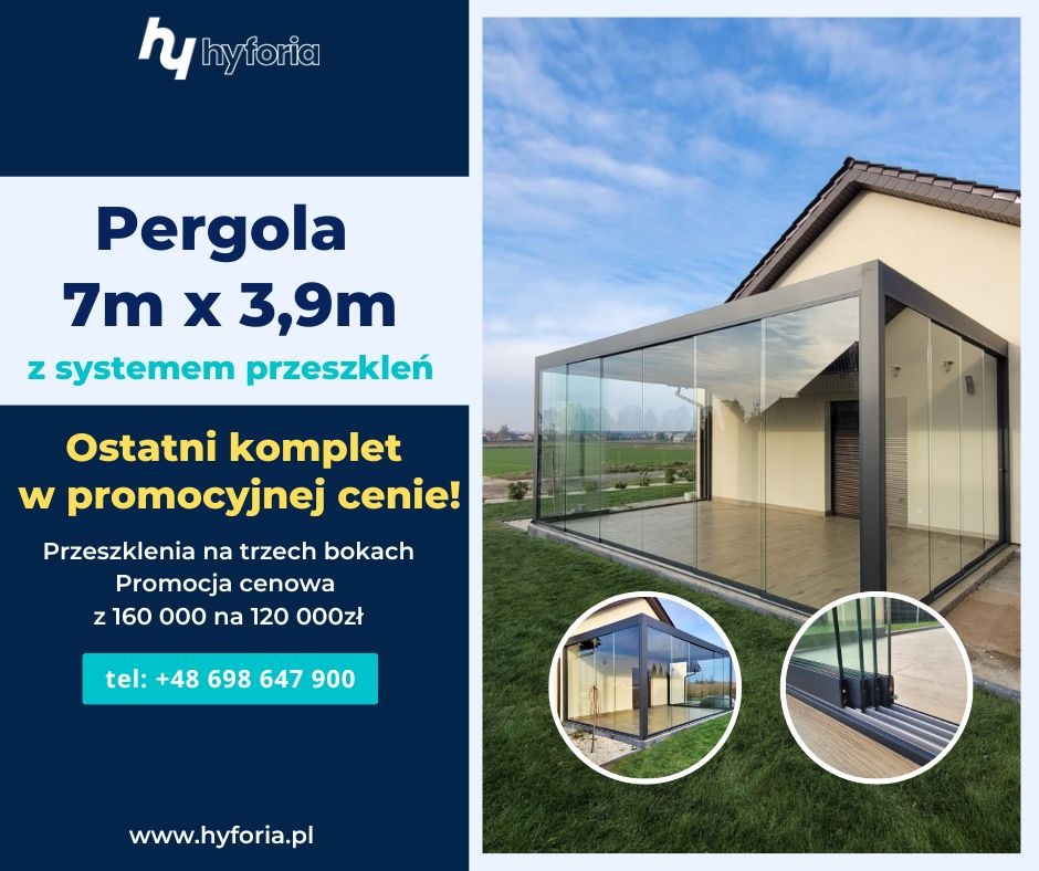 Szklana pergola o wymiarach 7m x 3,9m z systemem przesuwnych paneli, widoczna jako dobudówka do domu jednorodzinnego, z informacją o promocji cenowej.
