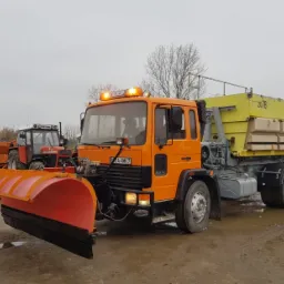 Nasza flota, kt&oacute;rą wykorzystujemy do odśnieżania dr&oacute;g oraz parking&oacute;w