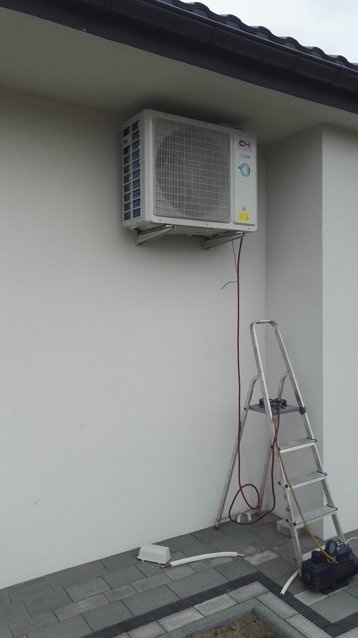 Czynności wykonywane podczas podłączania jednostki zewnętrznej z jednostką wewnętrzną