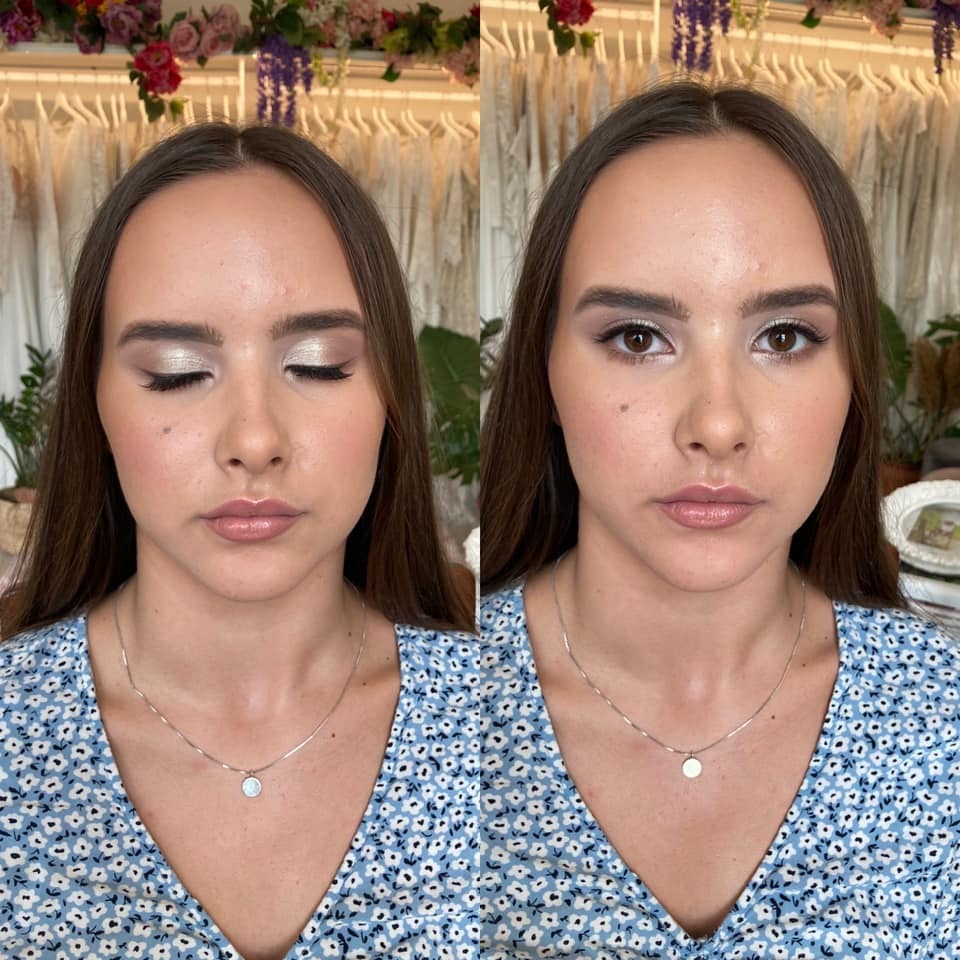 Portret kobiety przed i po aplikacji kosmetyków, widoczne srebrne cienie na powiekach, delikatny róż na policzkach i błyszczące usta, naszyjnik z okrągłą zawieszką, wzorzysta sukienka.