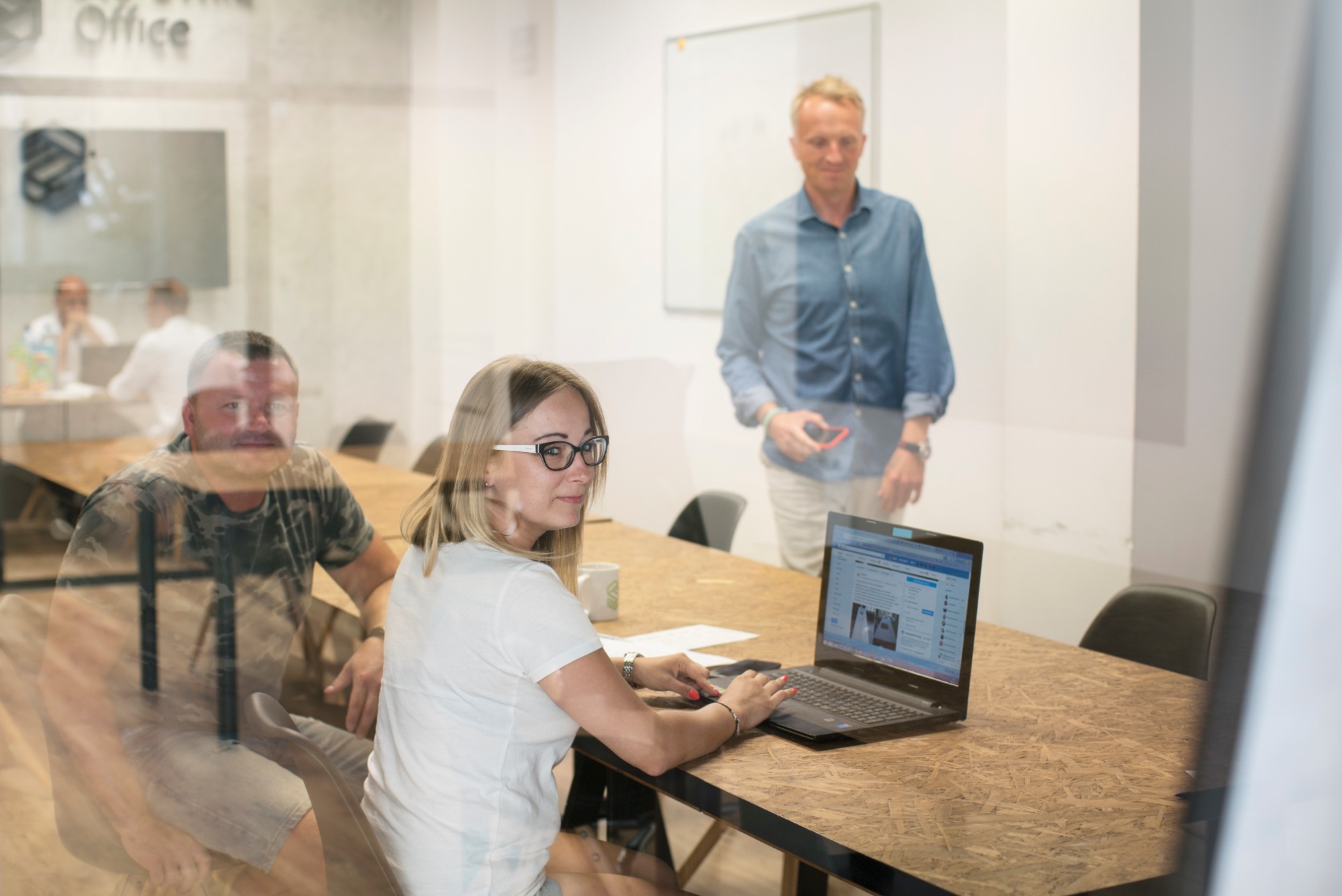 Szkolenia, doradztwo finansowe i prawne.