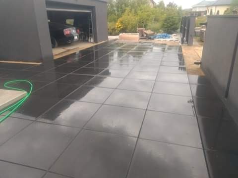 Układanie plyty betonowej