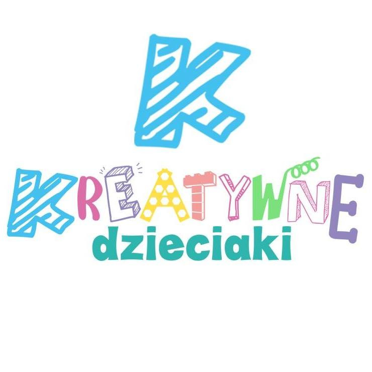 Kolorowy, rysunkowy napis 'KREATYWNE dzieciaki' z elementami graficznymi, potencjalne logo placówki edukacyjnej dla dzieci.