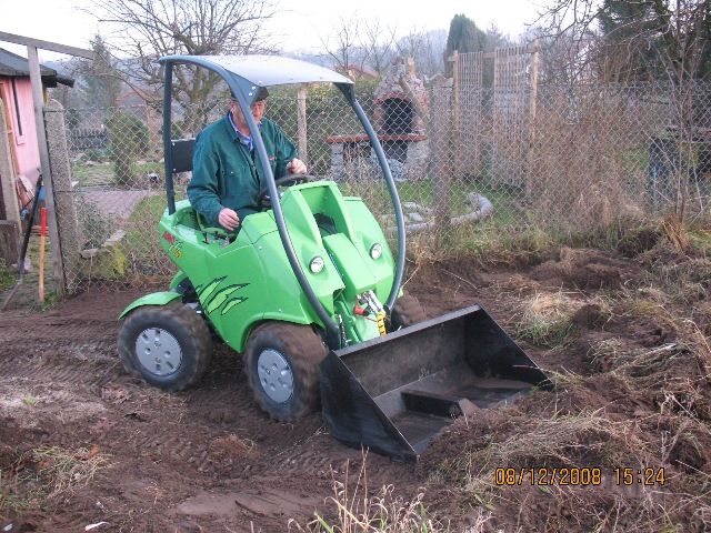 Usługi ogrodnicze i inne.