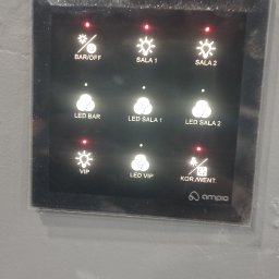Dotykowy panel sterowania oświetleniem 