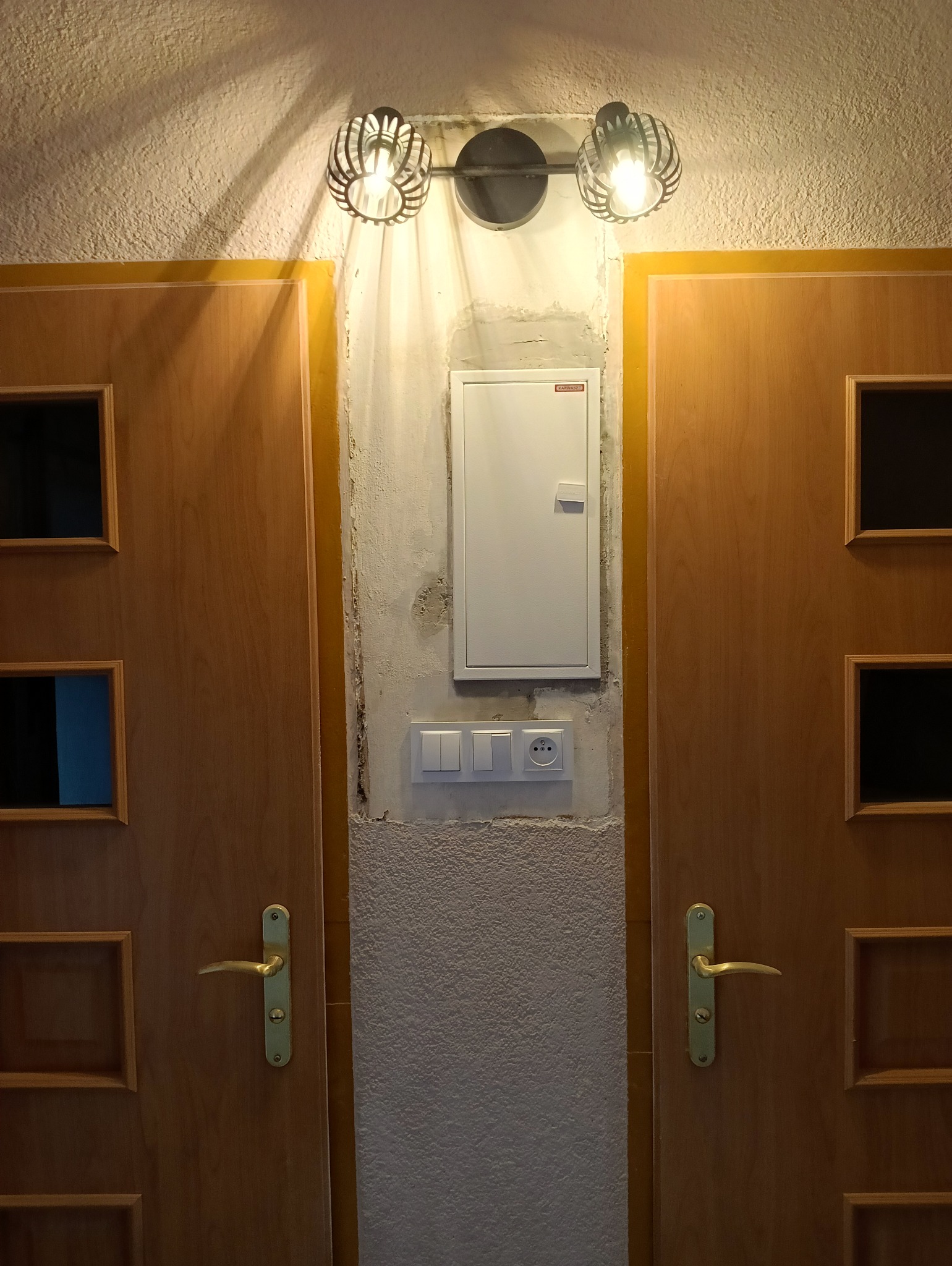 Wymiana Rozdzielni licznikowej. Mieszkanie z wielkiej płyty.