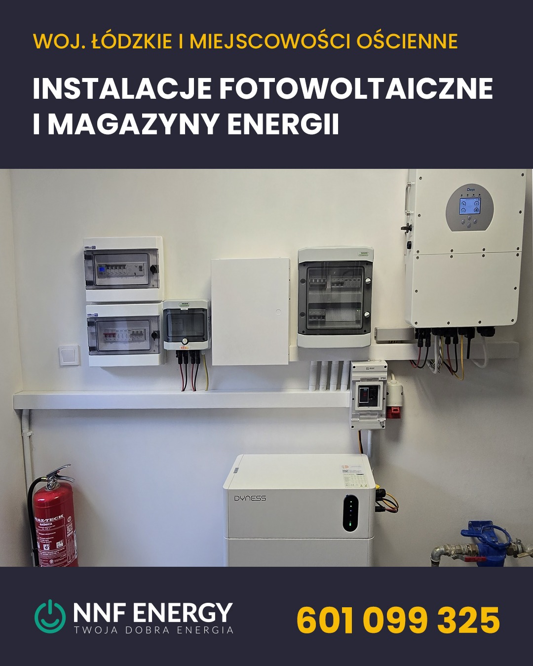 Instalacja fotowoltaiczna i magazyn energii Dyness w pomieszczeniu. Widoczne rozdzielnice, inwerter, przewody i gaśnica. Woj. Łódzkie i okolice. NNF Energy.