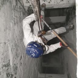 Czyszczenie silosu z sodą. 