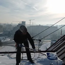 odśnieżanie dachu kraków