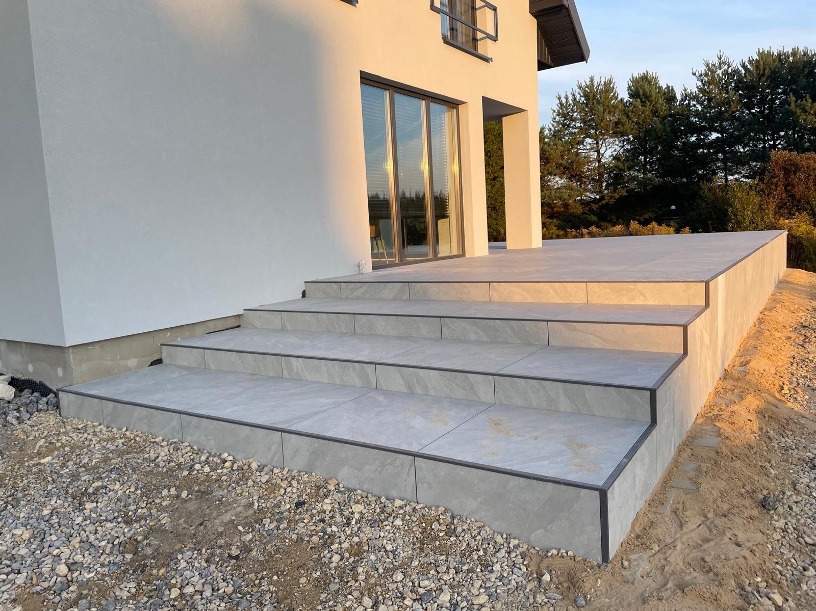 Taras wentylowany bez klejowy w systemie Profilitec z płyt 2 cm Delconca