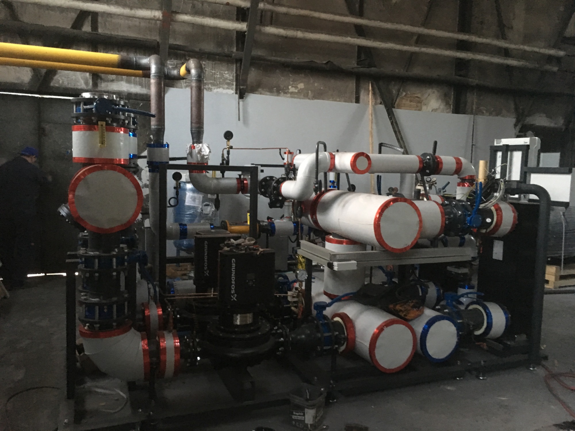 Instalacja ciepłej wody i stacje wymiennikowe w ICHEMAD-PROFARB GLIWICE