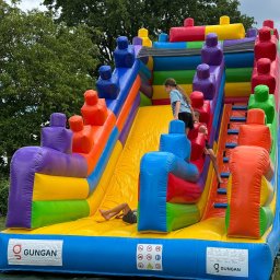 Małgorzata Król -Smagała Czas na zabawę - Duża zjeżdżlnia - dmuchaniec