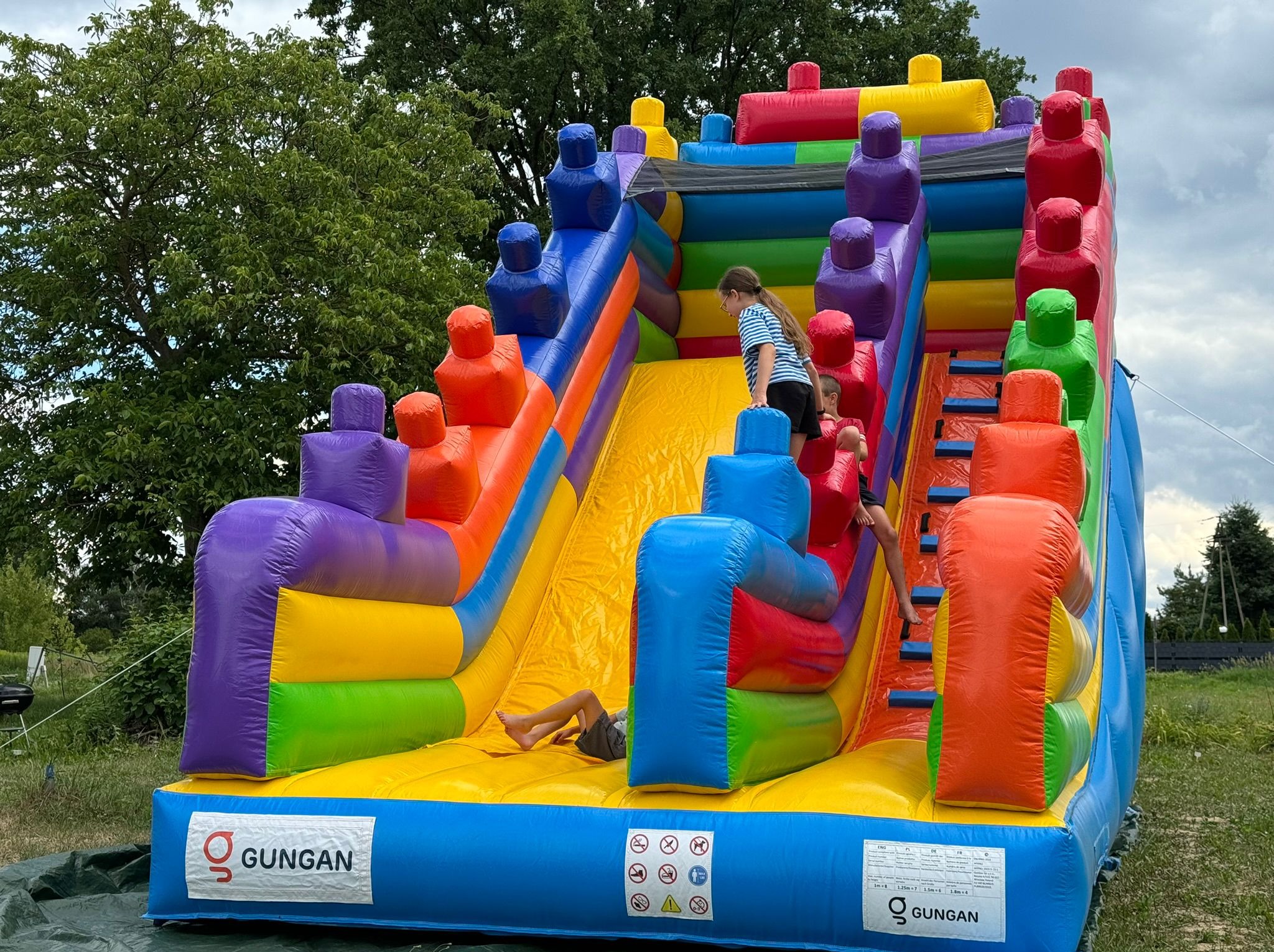 Duża zjeżdżlnia - dmuchaniec