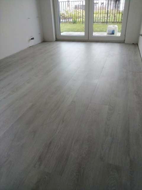 Montaż podłogi winylowej Moduelo, Wrocław.