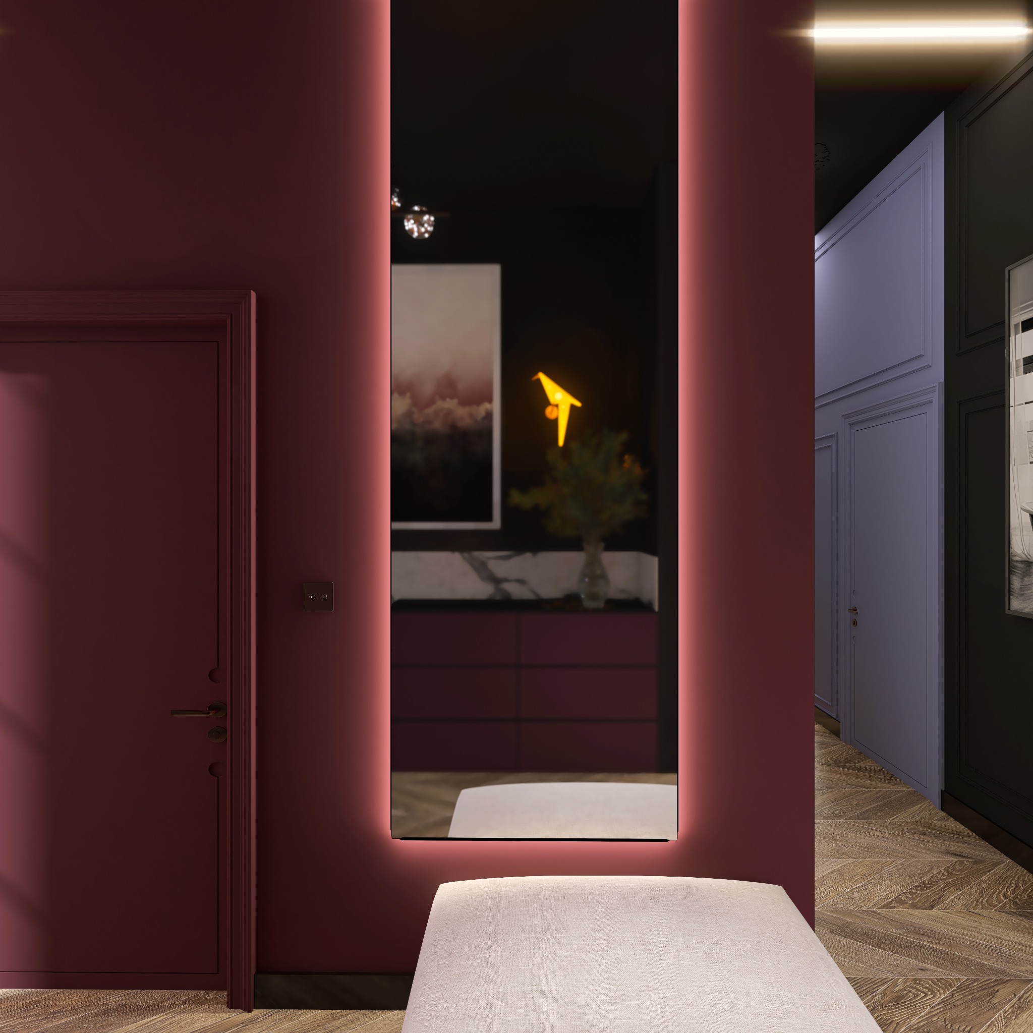 Nowoczesny przedpokój z dużym, podświetlanym lustrem odbijającym komodę i dekoracje. Ściany w odcieniach burgundu i fioletu, parkiet w jodełkę.