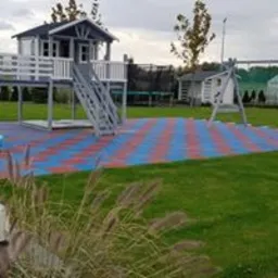 Plac zabaw w ogrodzie