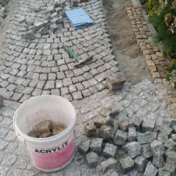 Układanie kostki granitowej