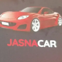Grafika przedstawia czerwony sportowy samochód nad napisem 'JASNA CAR' na ciemnoszarym tle. Auto ma białe felgi. Napis jest częściowo czerwony, częściowo biały.