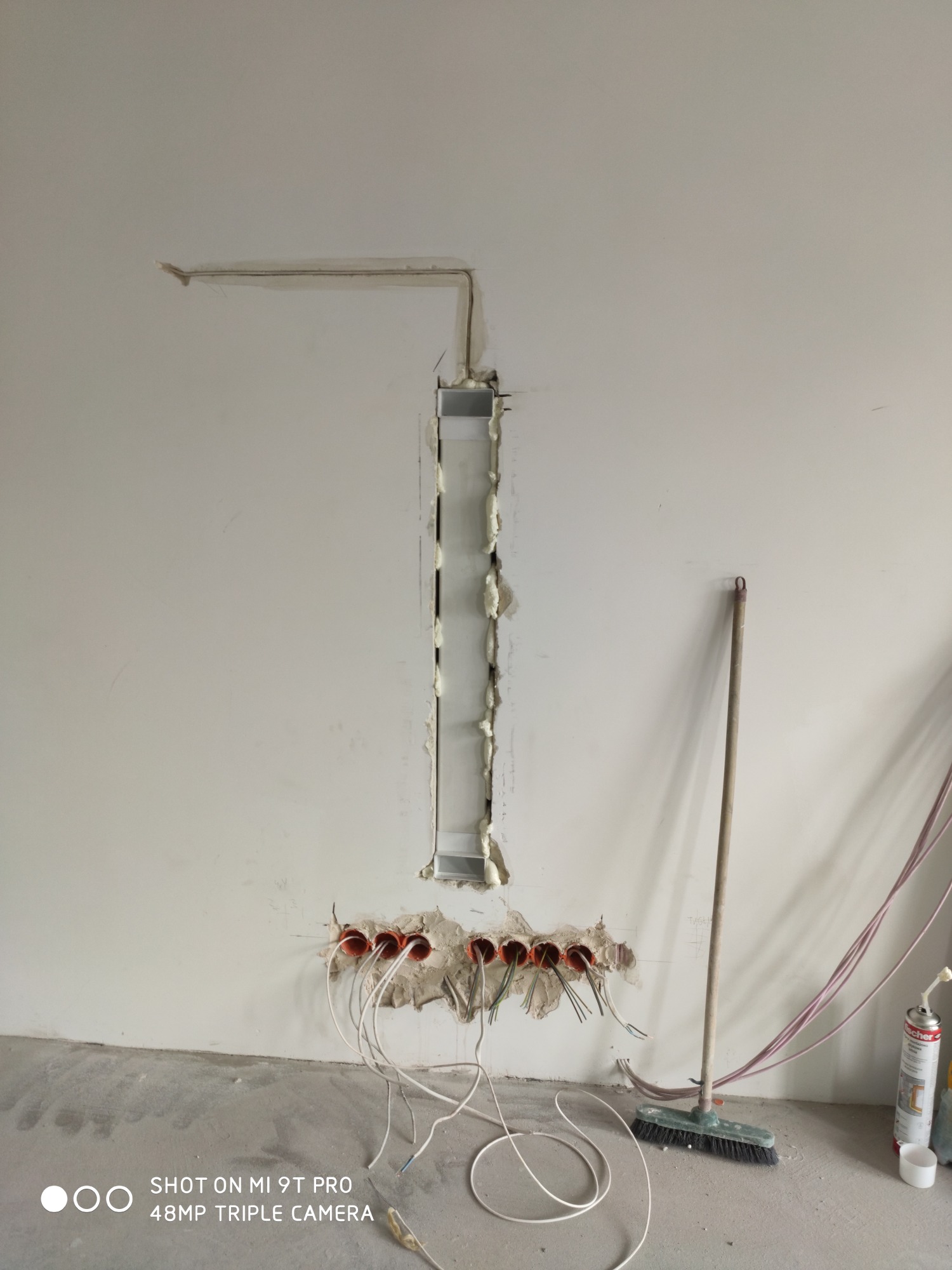 Montaż koryta pod tv oraz zestaw gniazd pod klienta:)