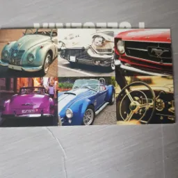 Kompozycja sześciu zdjęć przedstawiających różne klasyczne samochody, w tym VW Garbus, Cadillac, Ford Mustang oraz Shelby Cobra.