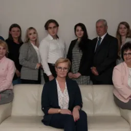 Doświadczony zespół agentów czeka, by doradzić i pomóc w doborze najlepszych rozwiązań