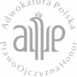 Szary emblemat Adwokatury Polskiej z orłem w koronie i napisem Prawo Ojczyzna Honor