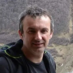 Zawsze uśmiechniety. To cel naszej fachowośći.