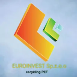 Logo firmy Euroinvest Sp. z o.o. zajmującej się recyklingiem PET, z geometrycznym symbolem w odcieniach pomarańczy, zieleni i błękitu na rozmytym, jasnym tle.