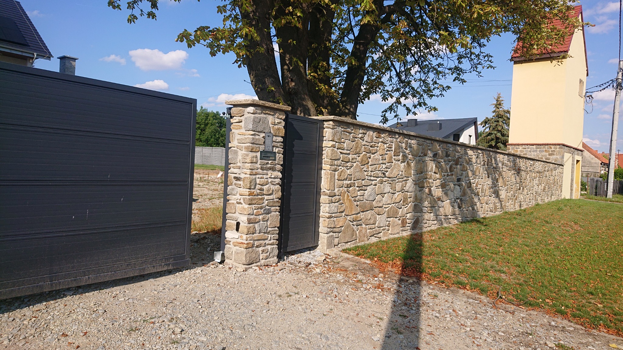 Stary kamien rozbiórkowy