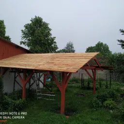 Drewniana altana 40m2 deski wyheblowane. Słupki obronione na maszynach przełamane kanty zacinanie na ' jaskółczy ogon'