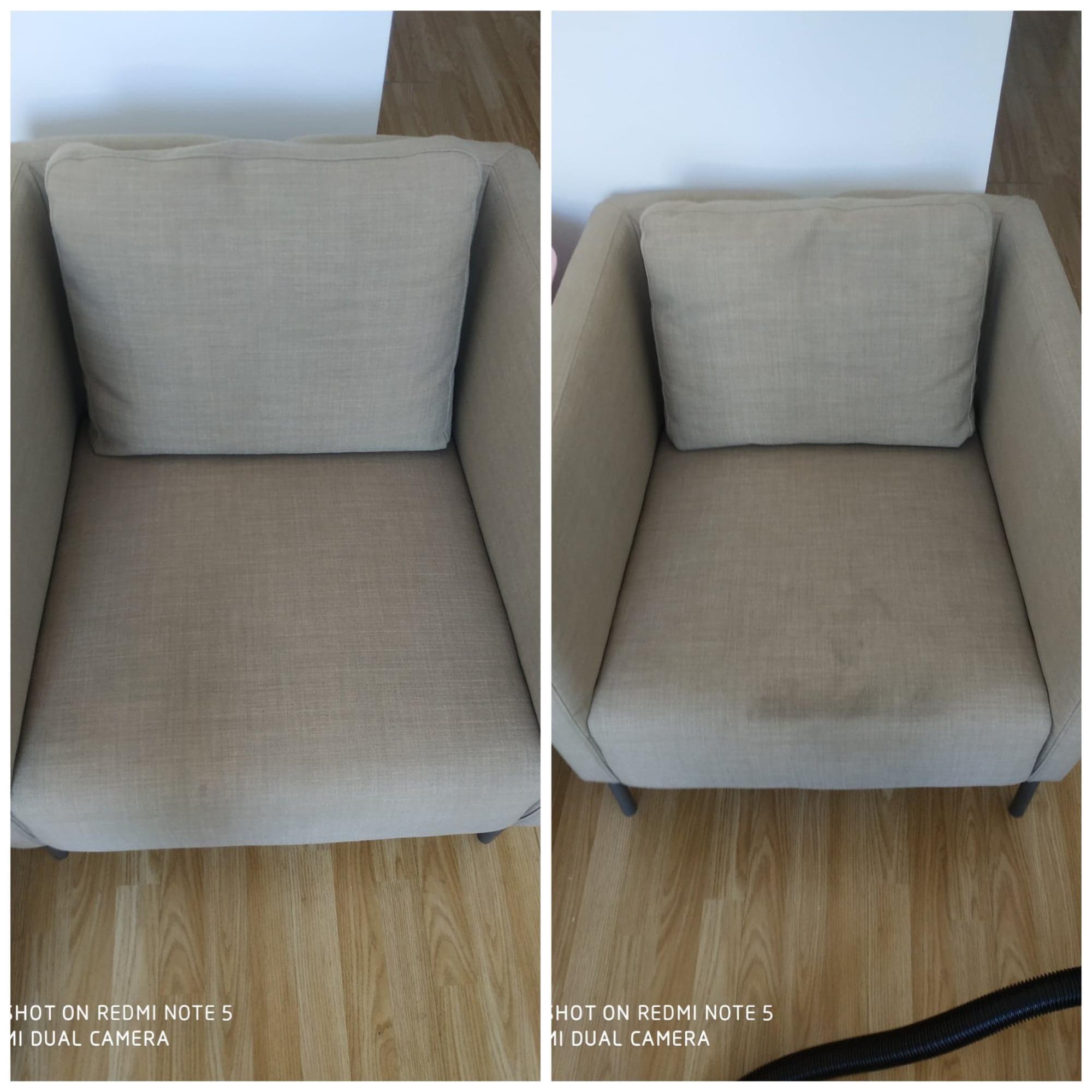 Porównanie fotela tapicerowanego przed i po czyszczeniu, widoczne usunięcie plam na siedzisku i oparciu, ujęcie z góry, na podłodze widoczny fragment węża odkurzacza.