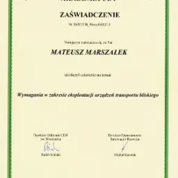 Skan zaświadczenia Akademii UDT o ukończeniu szkolenia z zakresu eksploatacji urządzeń transportu bliskiego dla Mateusza Marszałka, wydane we Wrocławiu 19 lutego 2015 roku.