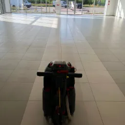 Czyszczenie hali sprzedaży nowopowstałego obiektu handlowo-usługowego w Zielonej Górze