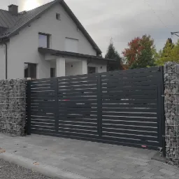 Ogrodzenie gabionowe + brama P82 Konsport. Bystra