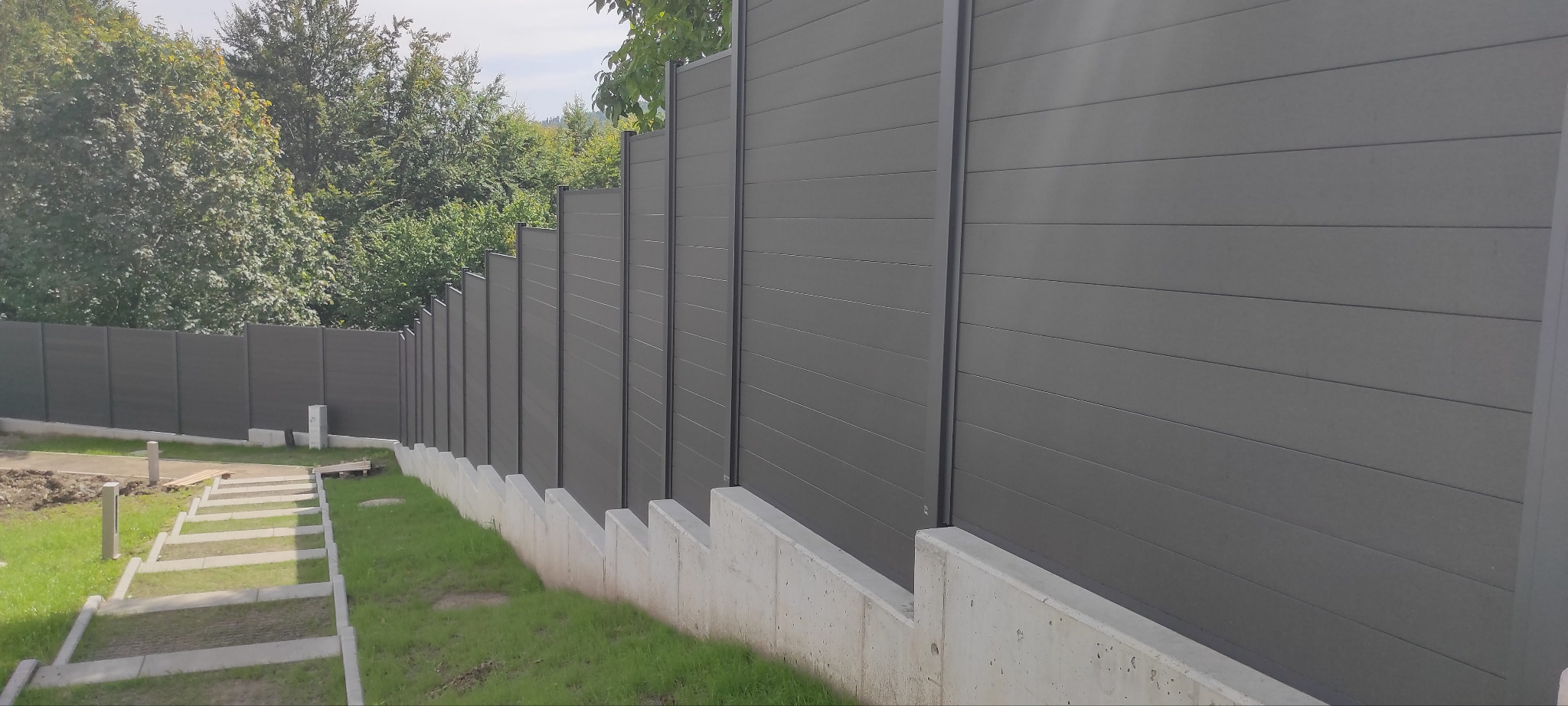 Ogrodzenie z paneli kompozytowych Horizen Betafence . Hotel Mercury Resort Szczyrk 2024r.