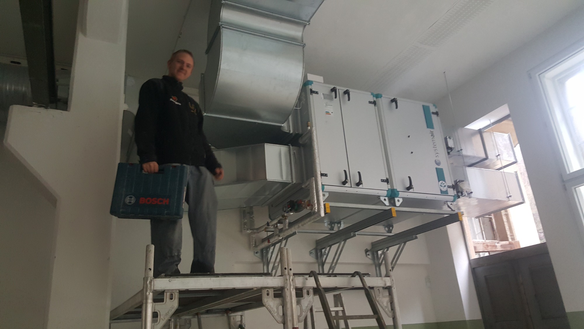 montaż wentylacji w ośrodku szkolenia psów policyjnych