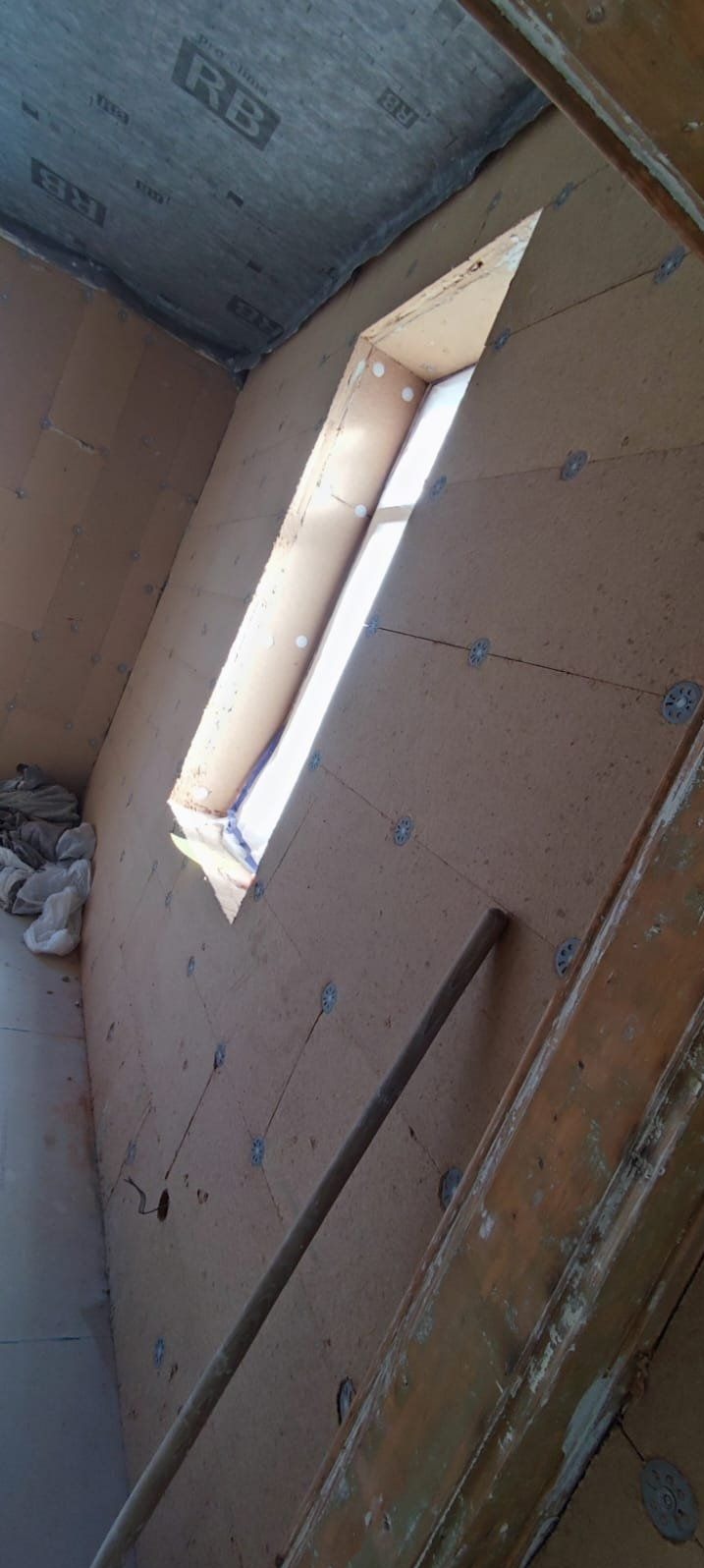 Ocieplanie ścian wewnętrzych budynku wełną drzewną Steico 60mm