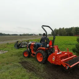Usługi glebogryzarką separacyjną