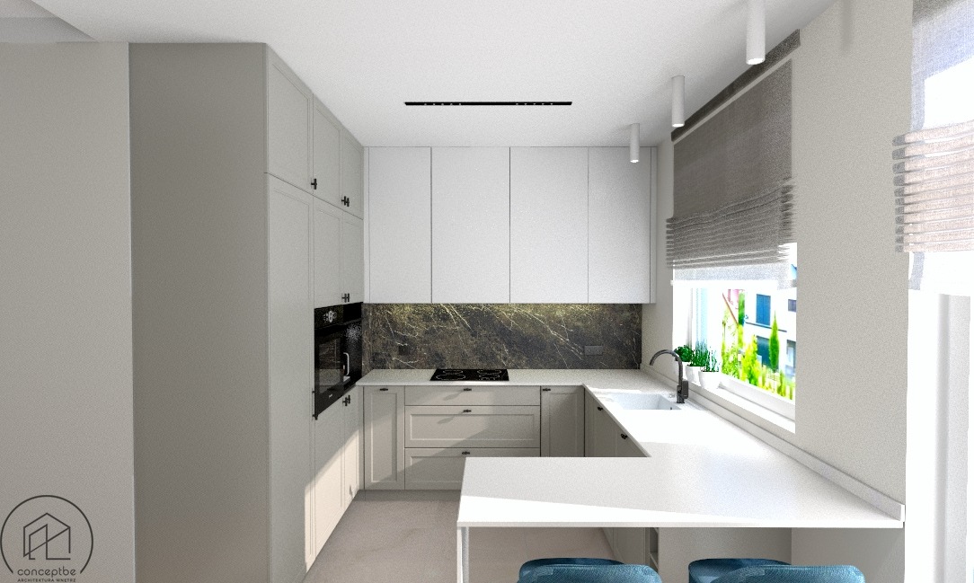 Wizualizacja nowoczesnej kuchni z białymi szafkami, marmurowym backsplashiem i wyspą z niebieskimi hokerami, oświetlona światłem dziennym wpadającym przez okno z roletami rzymskimi.