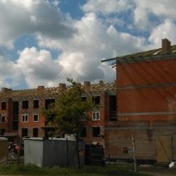 Konstrukcja dachu oraz drzwi piwniczne budynku APRO ul. Trzcinowa w Toruniu