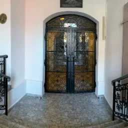 Konstrukcja kraty z otwieranymi oknami oraz balustrady schodowe - Kościół parafialny w Bytomiu Odrzańskim