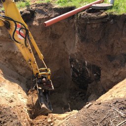 Wpięcie kanalizacji do studni na głębokości 5 metrów