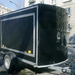 Posiadamy możliwość doposażenia naszych busów typu Mercedes-Benz Sprinter o dodatkową przestrzeń bagażową.