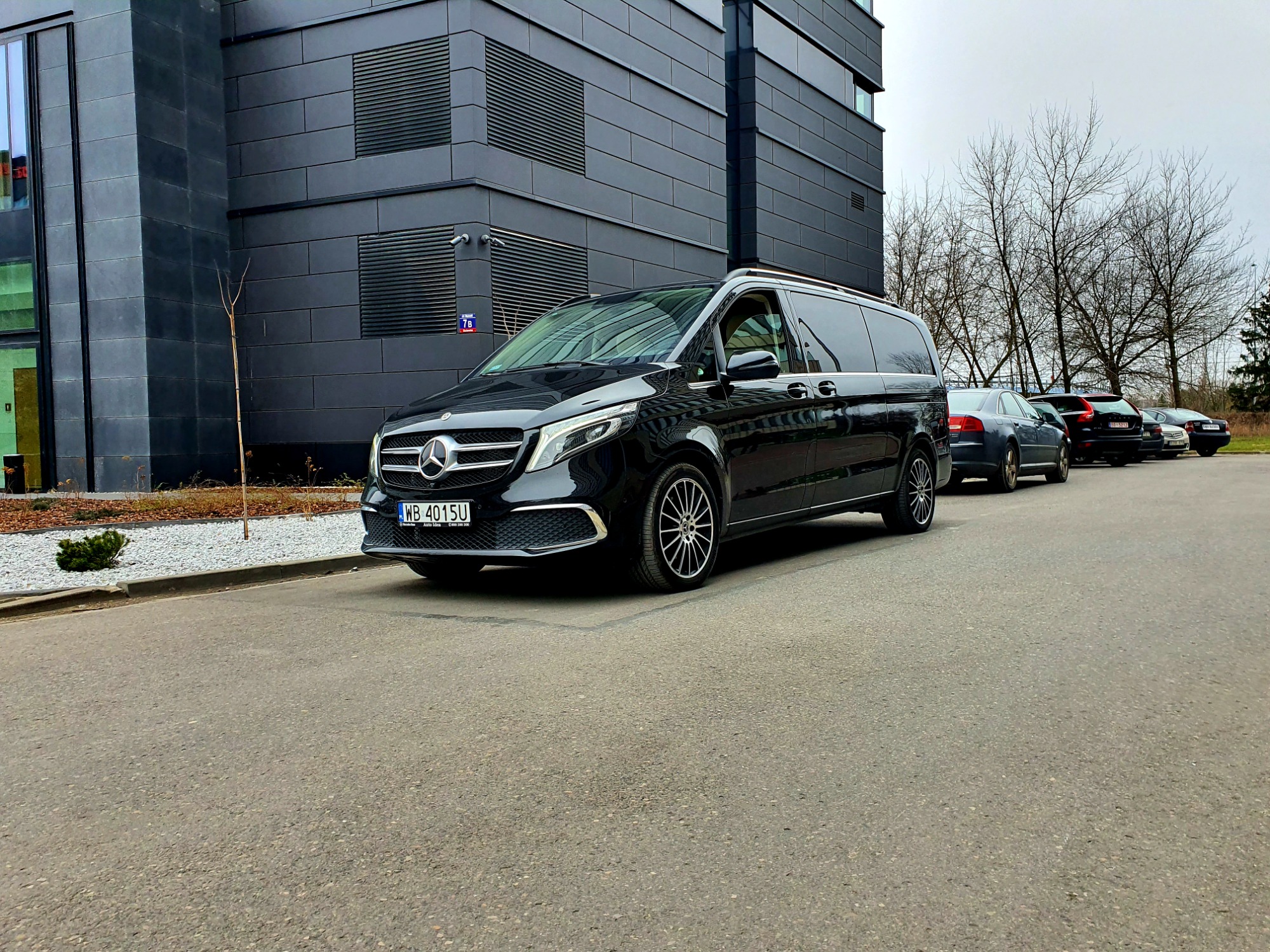 Do dyspozycji V klasa extra long 7 miejsc plus kierowc Pojazd z 2020 roku