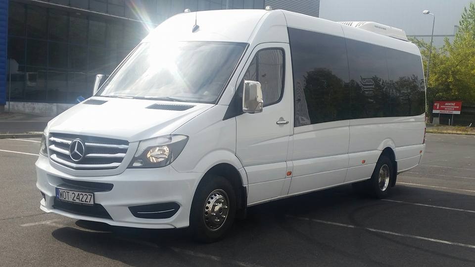 Bus Mercedes-Benz Sprinter z 2018 roku liczba miejsc siedzących 19+1